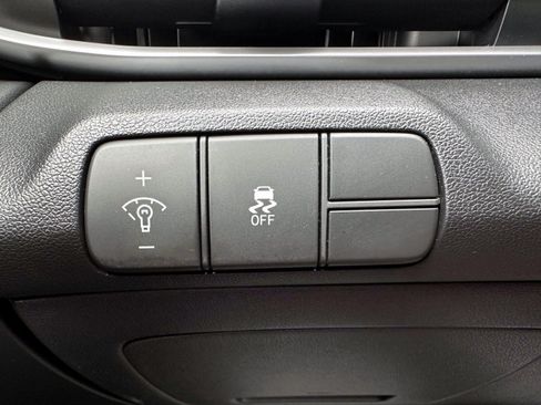 Used 2024 Hyundai Elantra SEL FWD image 15