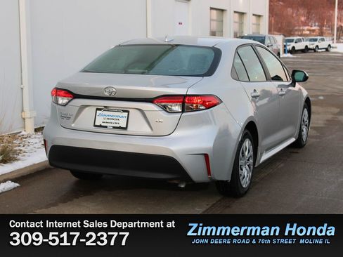 Used 2024 Toyota Corolla LE image 2