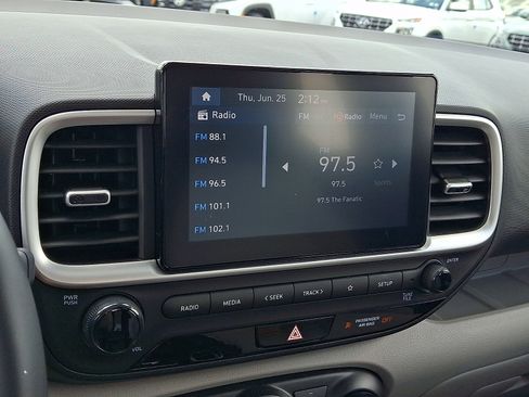 Certified 2023 Hyundai Venue SEL FWD image 17