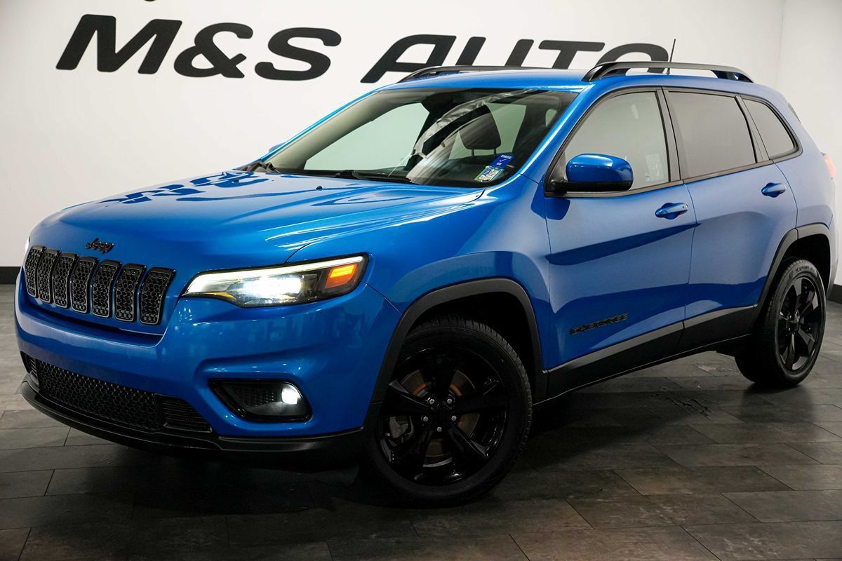 Used 2020 Jeep Cherokee Latitude Plus FWD image 2