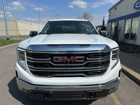 Used 2025 GMC Sierra 1500 SLT image 8