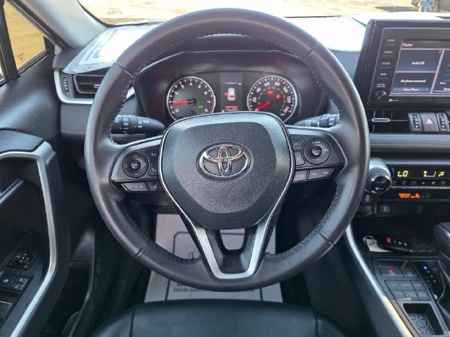 Used 2022 Toyota RAV4 XLE Premium AWD/4WD image 25