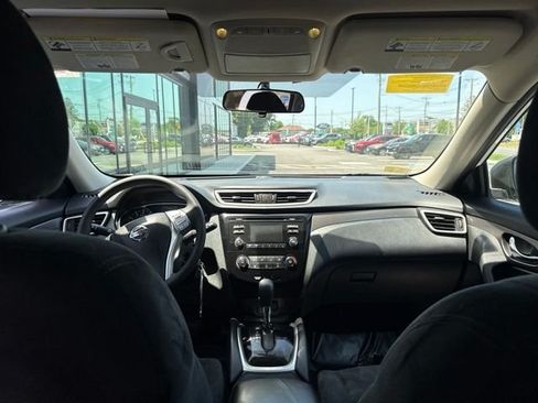 Used 2016 Nissan Rogue S w/ Appearance Package FWD image 12
