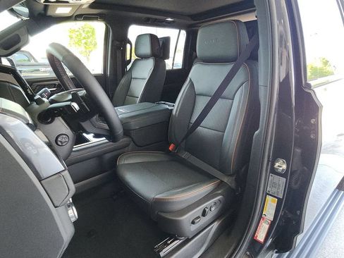 Certified 2025 GMC Yukon XL AT4 w/ AT4 Premium Plus Package AWD/4WD image 20