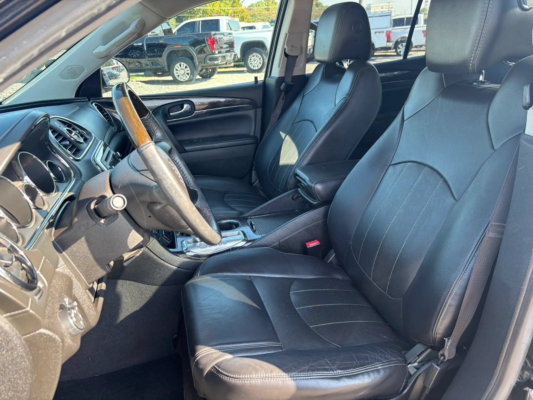 Used 2017 Buick Enclave Leather FWD image 12