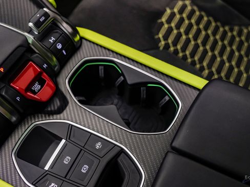 Used 2022 Lamborghini Urus image 72