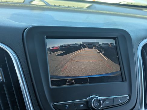 Used 2022 Chevrolet Equinox LS w/ LS Convenience Package image 22