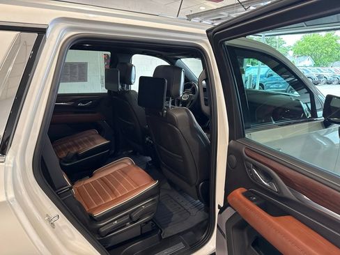 Used 2023 GMC Yukon Denali Ultimate w/ LPO, Floor Liner Package AWD/4WD image 14