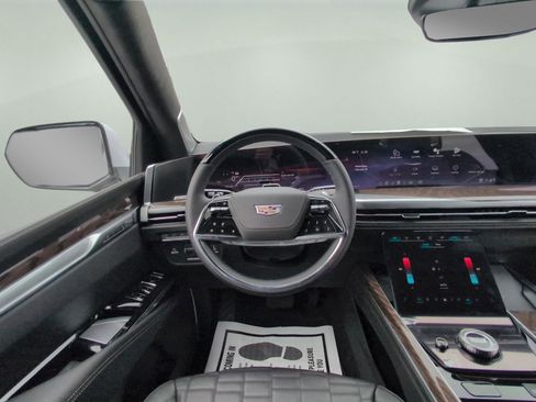 New 2026 Cadillac Escalade Platinum Luxury image 15