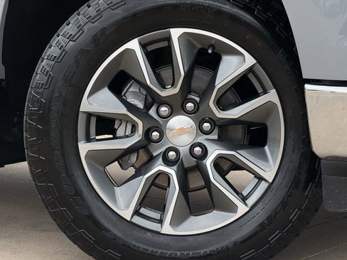 Used 2024 Chevrolet Silverado 1500 LT image 9