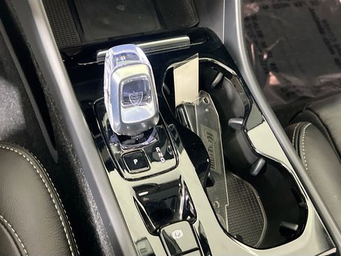 Used 2023 Volvo XC40 B5 Plus w/ Driver Assist Package image 17