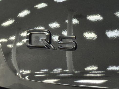 Used 2025 Audi Q5 Prestige w/ Prestige Package image 12