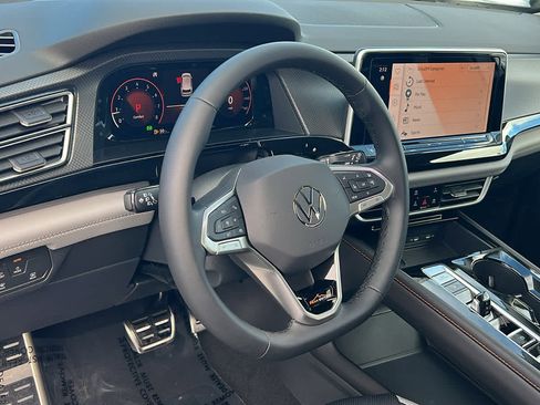 New 2026 Volkswagen Atlas Peak Edition image 10