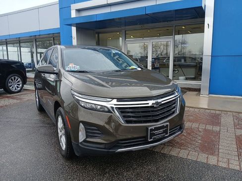 Used 2024 Chevrolet Equinox LT image 3