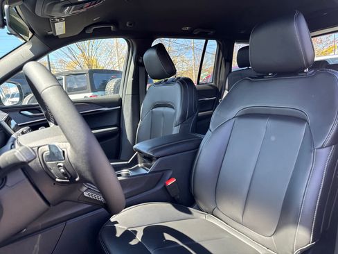 New 2026 Jeep Grand Cherokee Limited AWD/4WD image 13