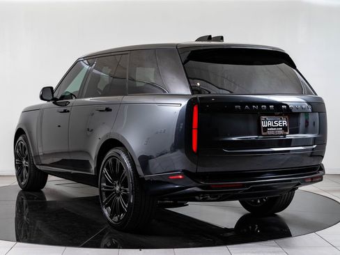 Used 2025 Land Rover Range Rover SE AWD/4WD image 6