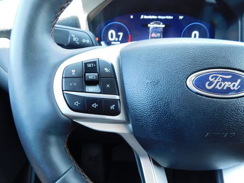 Used 2025 Ford Explorer Active w/ Active Comfort Package AWD/4WD image 39