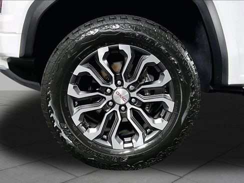 Used 2024 GMC Canyon Denali AWD/4WD image 10