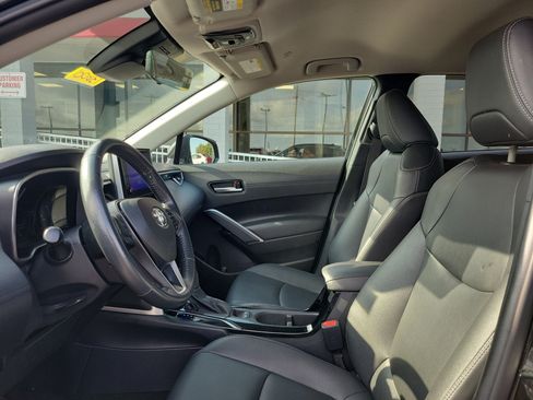 Used 2024 Toyota Corolla Cross XLE AWD/4WD image 15
