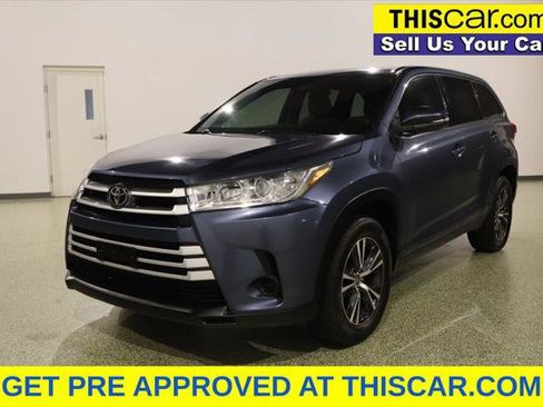 Used 2019 Toyota Highlander LE FWD image 4