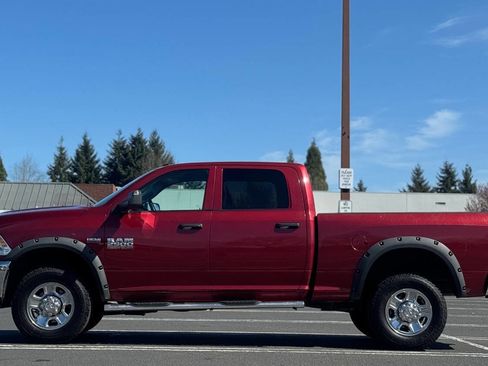 Used 2014 RAM 2500 Tradesman w/ Chrome Appearance Group image 8