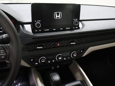 New 2025 Honda Accord SE image 25