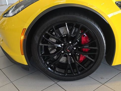 Used 2016 Chevrolet Corvette Z06 w/ 3LZ Preferred Equipment Group RWD image 7