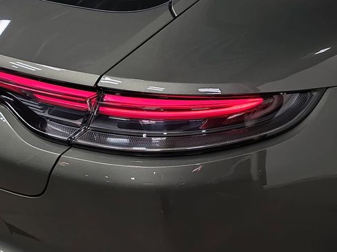 Certified 2023 Porsche Panamera 4 Platinum Edition AWD/4WD image 30