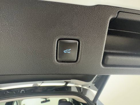 Used 2025 Ford Escape Platinum AWD/4WD image 35