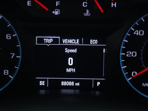 Used 2018 Chevrolet Equinox LT FWD image 26