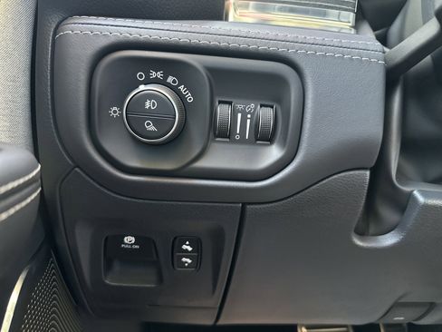 Used 2024 RAM 1500 Limited AWD/4WD image 24