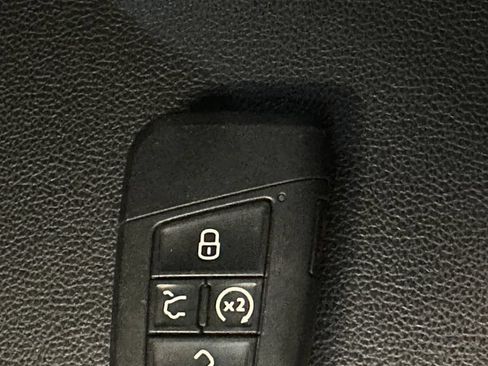 Used 2021 Volkswagen Tiguan SEL AWD/4WD image 18