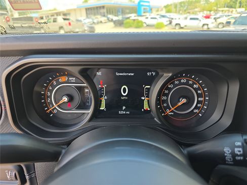 Used 2026 Jeep Wrangler Unlimited Rubicon AWD/4WD image 32