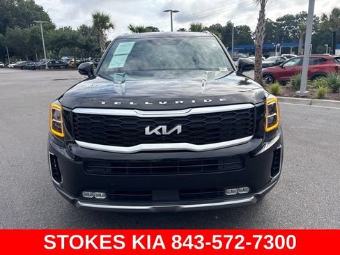 Used 2022 Kia Telluride SX w/ Towing Package FWD image 2