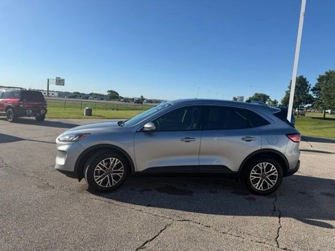 Used 2022 Ford Escape SEL w/ Technology Package FWD image 9