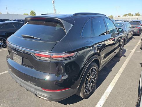 Used 2022 Porsche Cayenne AWD/4WD image 2