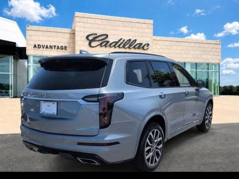 Certified 2023 Cadillac XT6 Sport w/ Platinum Package AWD/4WD image 4