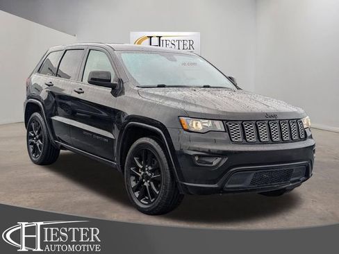 Used 2018 Jeep Grand Cherokee Altitude image 1