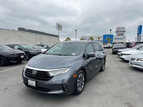 Used 2024 Honda Odyssey EX-L image 2