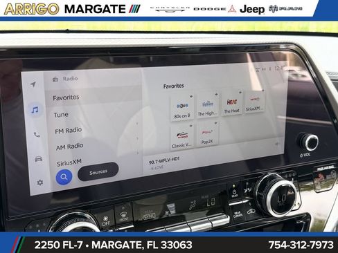 Used 2024 Toyota Highlander Platinum FWD image 26