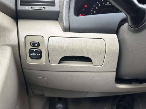 Used 2009 Toyota Camry LE FWD image 24