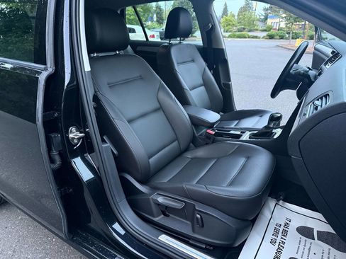 Used 2016 Volkswagen e-Golf SEL Premium w/ Driver Assistance Package image 12