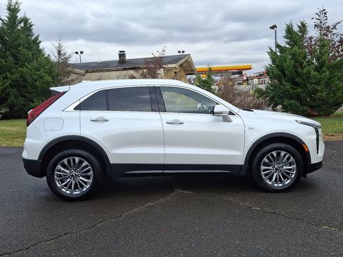 Used 2025 Cadillac XT4 Premium Luxury w/ Cold Weather Package image 7