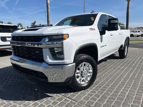 Used 2023 Chevrolet Silverado 2500 LT AWD/4WD image 2
