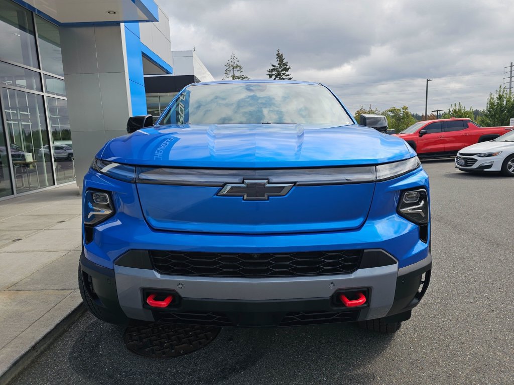 Used 2026 Chevrolet Silverado EV Trail Boss AWD/4WD image 2