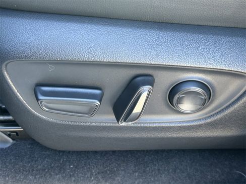 Used 2024 Toyota Land Cruiser image 28