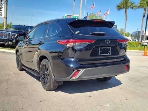 Used 2023 Toyota Highlander XLE FWD image 7