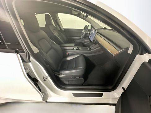 Used 2021 Tesla Model Y Long Range AWD/4WD image 29