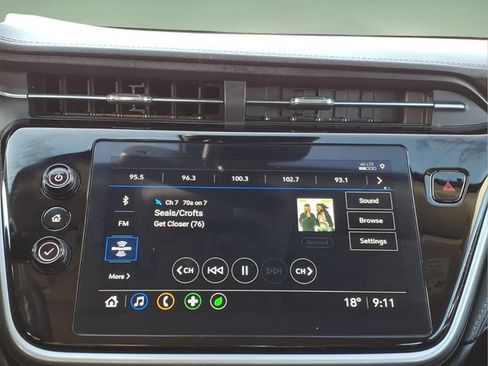 Used 2022 Chevrolet Bolt EUV LT w/ Convenience Package image 16