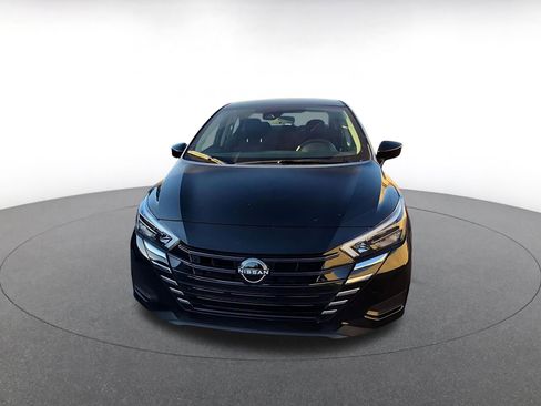 Used 2025 Nissan Versa SV image 2